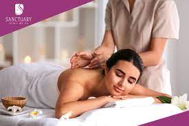 1-massage-therapist-spa-massage-service-.webp