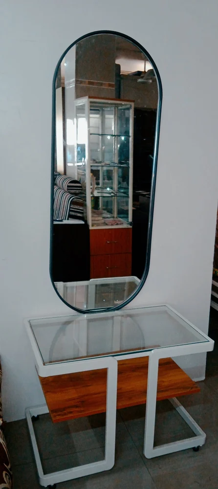 Frame Material: Metal Mirror