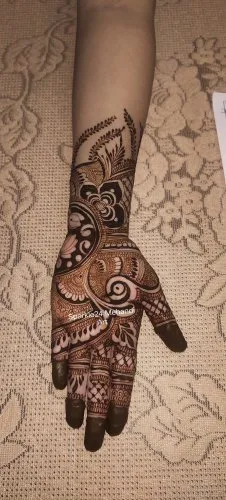 Bridal Women Arabic Mehendi Artists, Pune